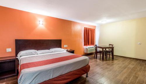 Deluxe King Room - Smoking