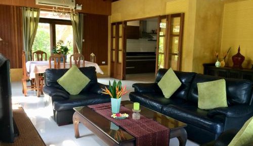 Villa with Garden View