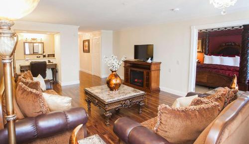Superior One-Bedroom Suite with Spa Bath