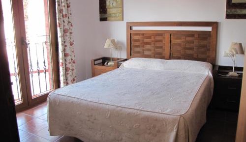 One-Bedroom Apartment (2 Adults)