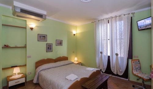 Elite Double Room with Private Bathroom