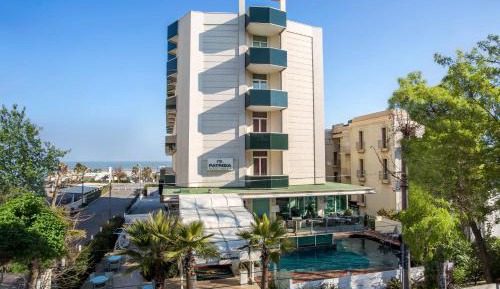 Family Junior Suite with Jacuzzi and Sea View