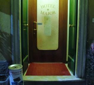 Standard Single Room with Shared Bathroom