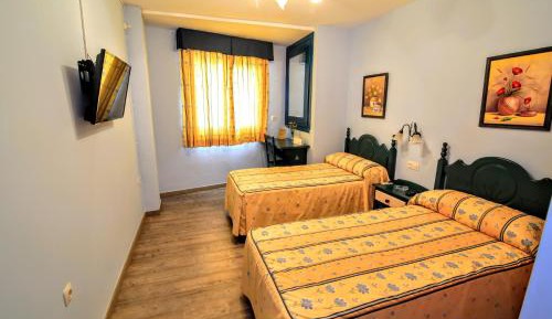 Twin Room with Private Bathroom