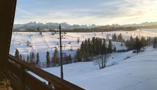 Family Room with Mountain View