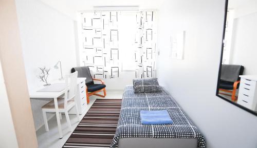 Private Single Room with Shared Bathroom