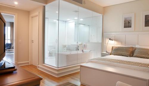 Luxury Suite with Spa Bath