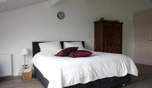 Deluxe Double Room with Shower