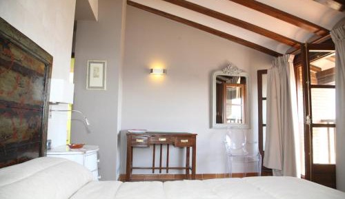 Double or Twin Room with Terrace