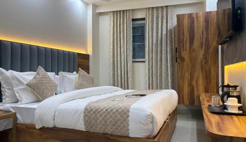 Deluxe Double or Twin Room