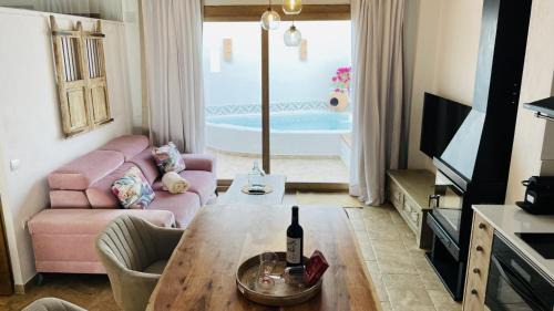 Deluxe Suite with Spa Bath