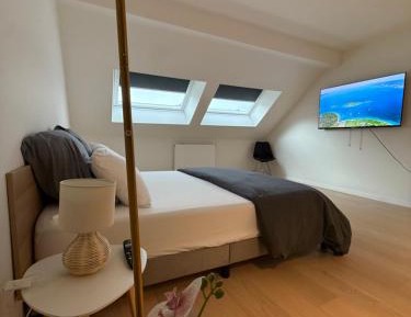 Standard Double Room with Shared Bathroom