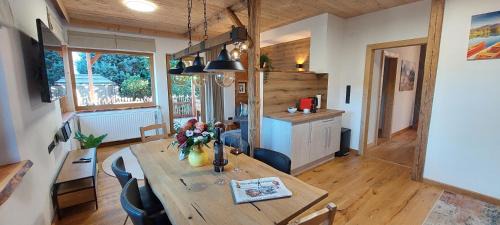 Two-Bedroom Apartment with Mountain View