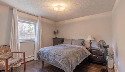 Queen Room with Pool View