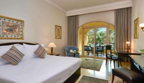 Junior Suite with Pool View