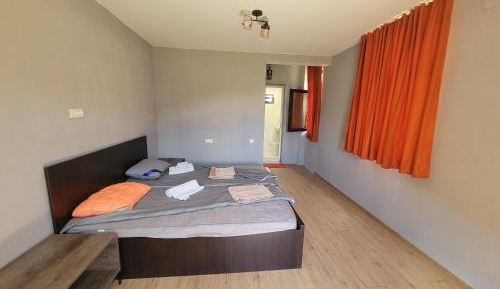 Twin Room with Private Bathroom