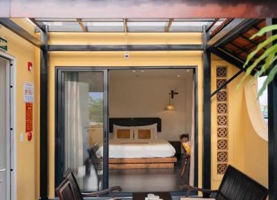 Triple Room with City View