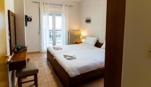 Standard Twin Room with Mountain View