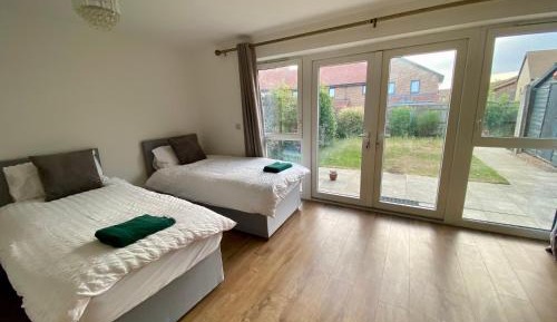 Triple Room with Shared Bathroom