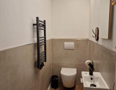 Single Room with Shared Shower and Toilet