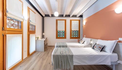 Twin Room with Private Bathroom