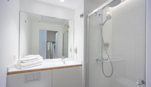 Deluxe Queen Suite