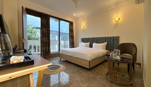 Deluxe Double Room with Balcony