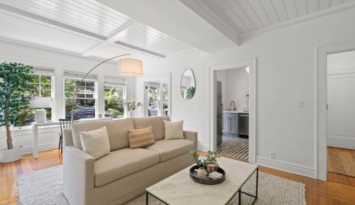 One-Bedroom Apartment with Garden View