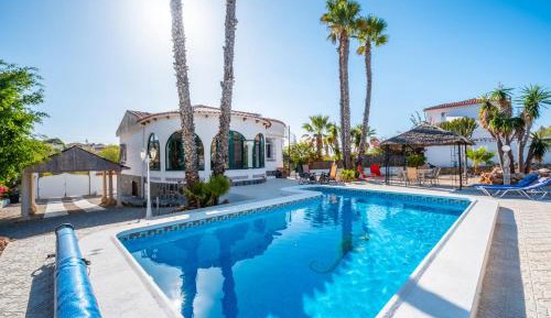 Villa with Garden View