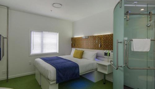 Standard Queen Room