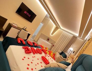Suite with Hot Tub