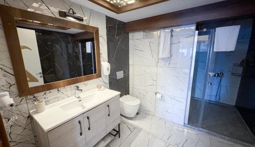 Deluxe Suite with Sea View