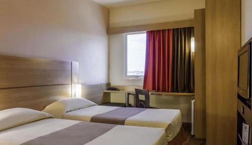 Apartment with Two Single Beds