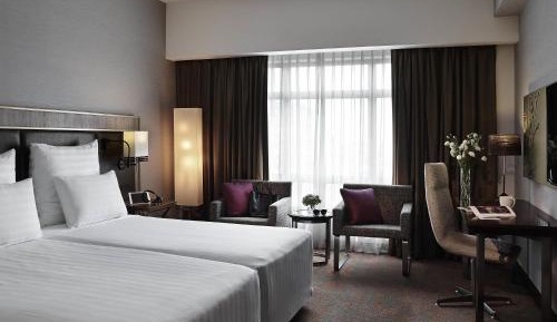 Deluxe Room with Twin Beds and City View