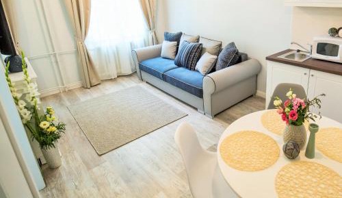Deluxe Studio