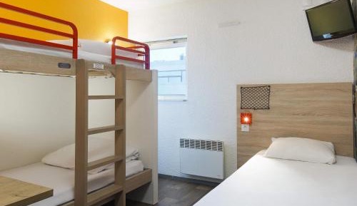 Cabrio Triple Room with Bathroom