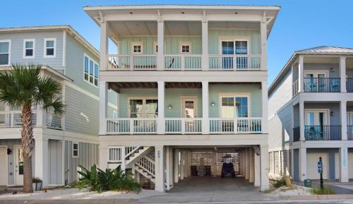 Five-Bedroom Holiday Home