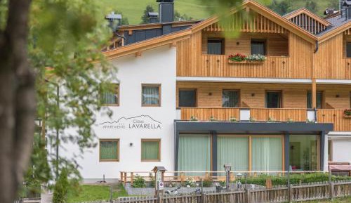 Superior One-Bedroom Apartment with Balcony