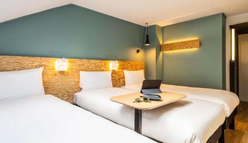 Triple Room with Three Single Beds