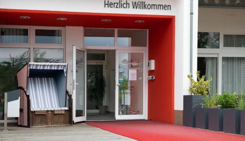 Apartment with Lake View