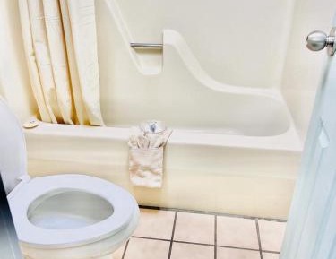 Single Room with Pool View