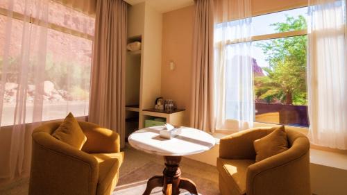 King Room with Mountain View