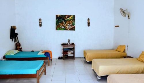 8-Bed Mixed Dormitory Room