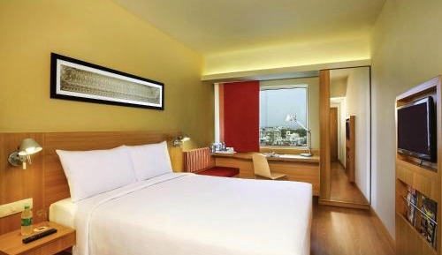 Standard Queen Room with 25% Discount on F&B, 2 Piece Laundry, Happy hours 1+1,Complimentary Early Check-in from 1000hrs and Late Checkout till 1600 (Subject to availability)