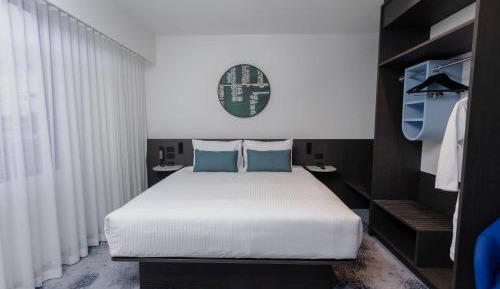 King Room with City View - Non Smoking