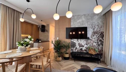 Three-Bedroom Apartment with Balcony