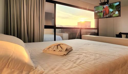 Apartment with City View