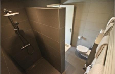 Twin Room with Shower