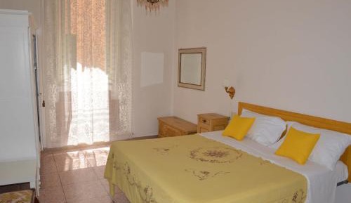 Double or Twin Room with Shared Bathroom