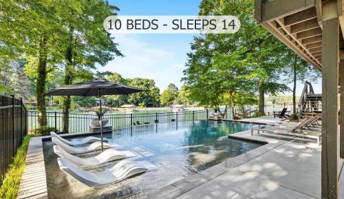 Five-Bedroom Holiday Home